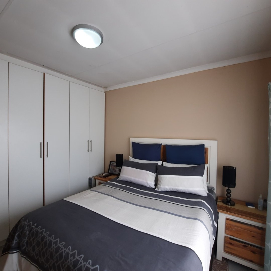 2 Bedroom Property for Sale in Langenhovenpark Free State